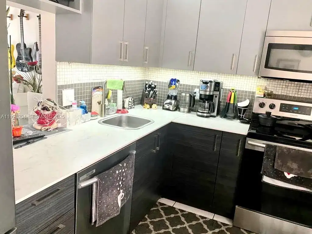 18900 NE 14th Ave # 205, Miami FL 33179 photo 3