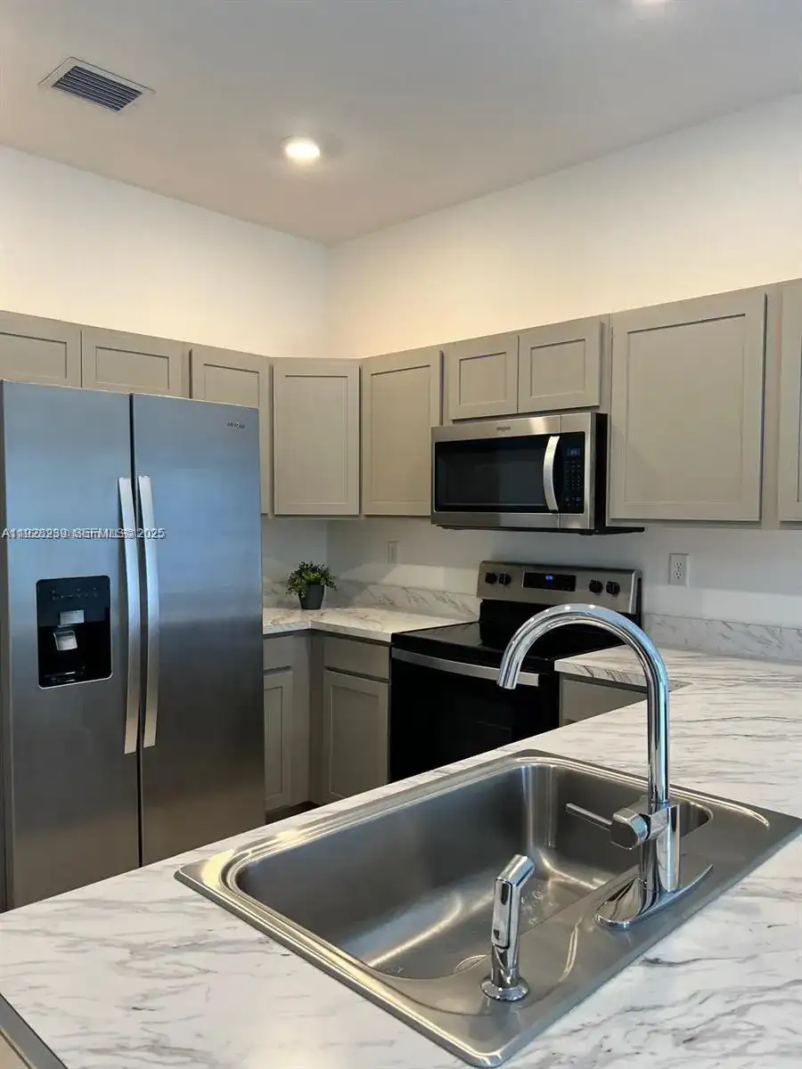 20881 NW 9th # 0, Miami Gardens FL 33169 photo 5