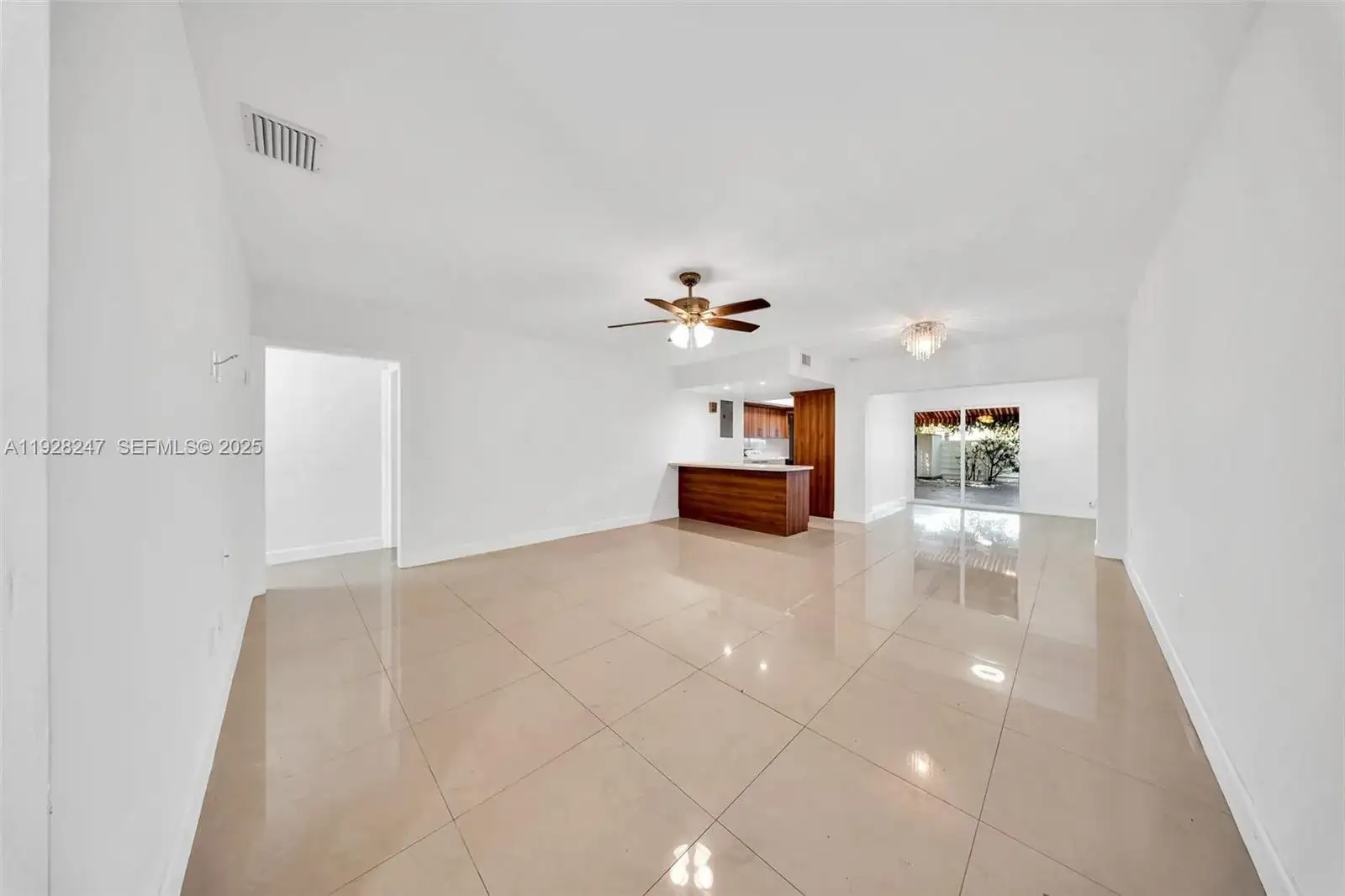 7417 Twin Sabal Dr, Miami Lakes FL 33014 photo 5