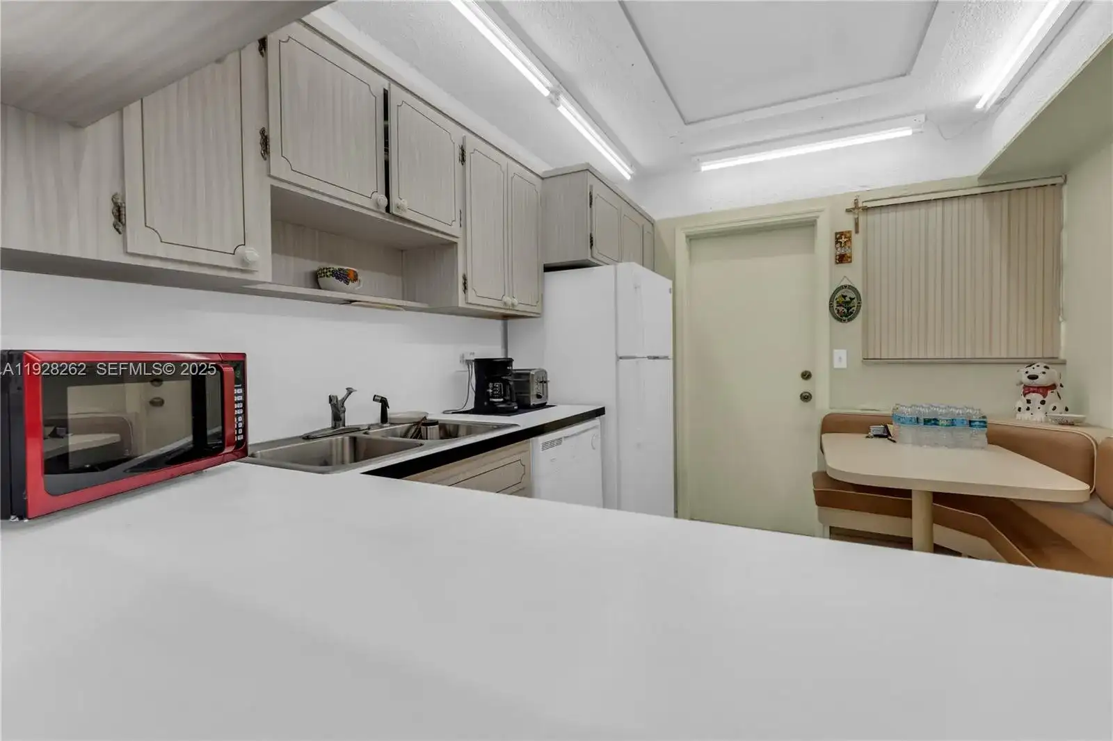 215 SE 3rd Ave # 407B, Hallandale Beach FL 33009 photo 3