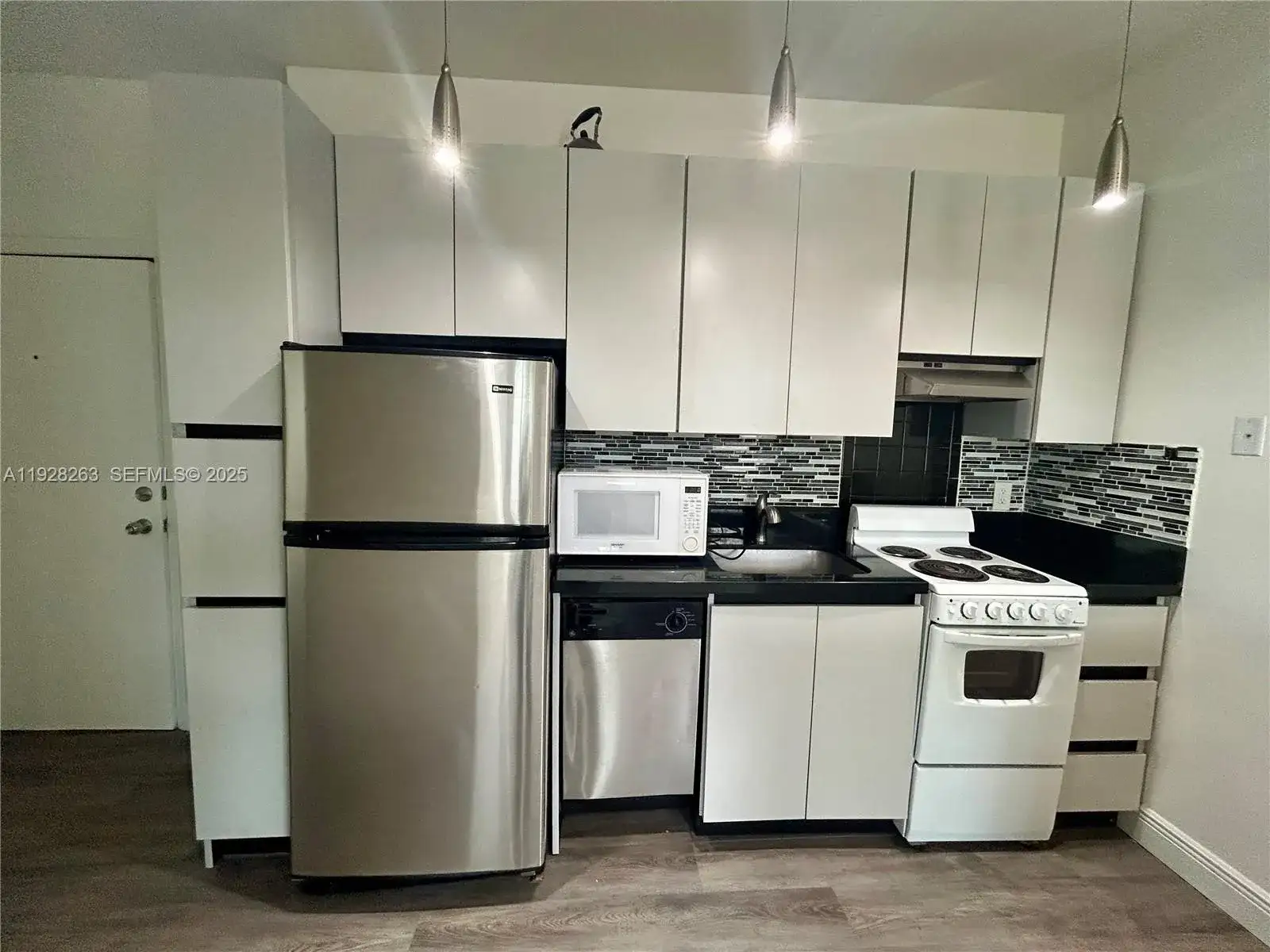 1244 Pennsylvania Ave # 305, Miami Beach FL 33139 photo 2
