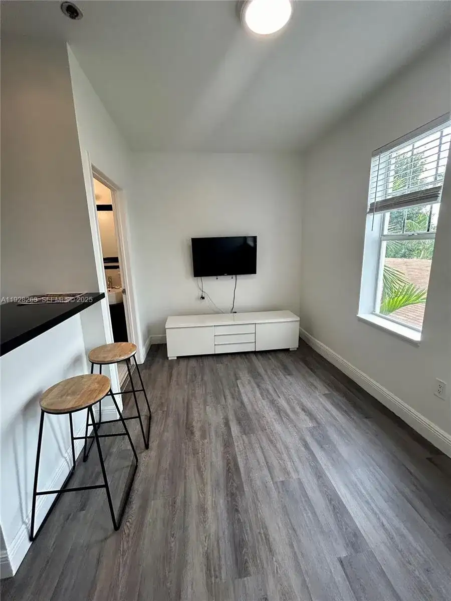 1244 Pennsylvania Ave # 305, Miami Beach FL 33139 photo 5