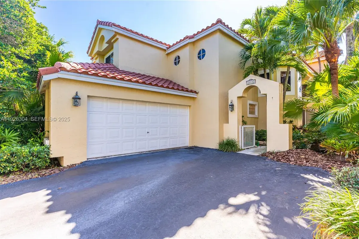 10132 NW 4th, Plantation FL 33324