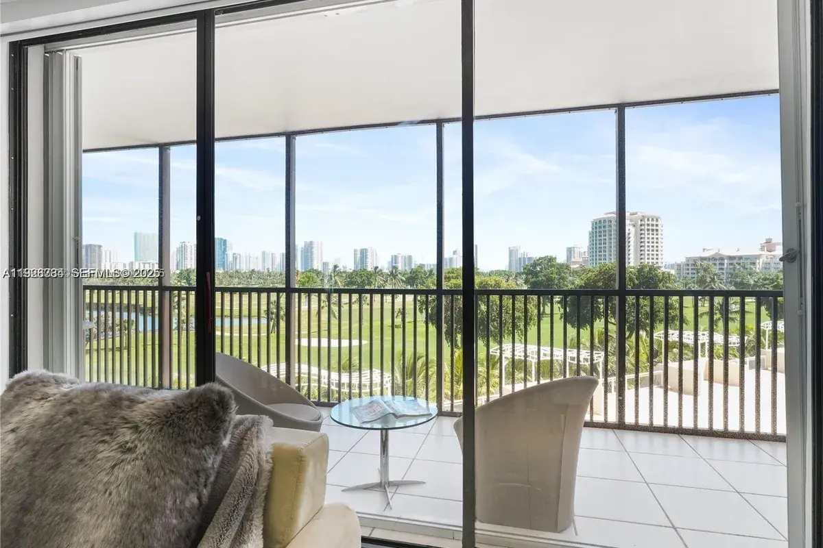 20379 W Country Club Dr # 536, Aventura FL 33180