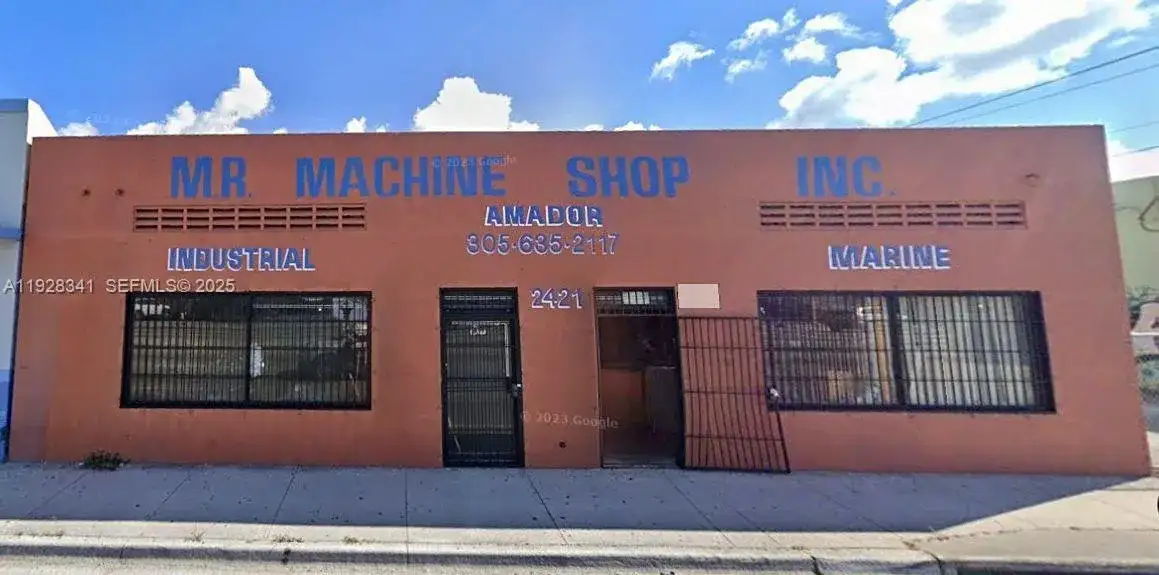 2421 NW 27th Ave, Miami FL 33142 photo 4