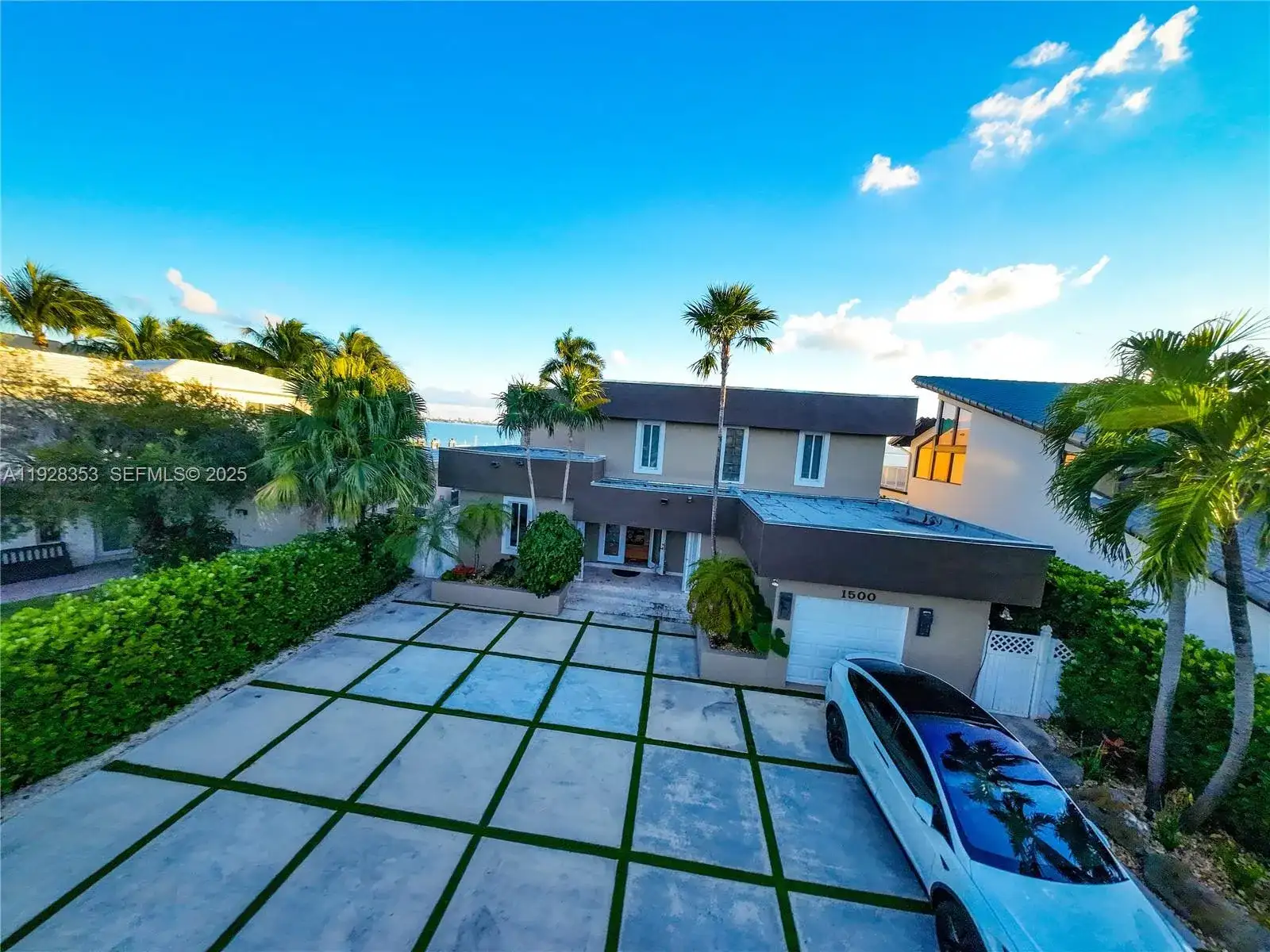 1500 S Treasure Dr, North Bay Village FL 33141 photo 2