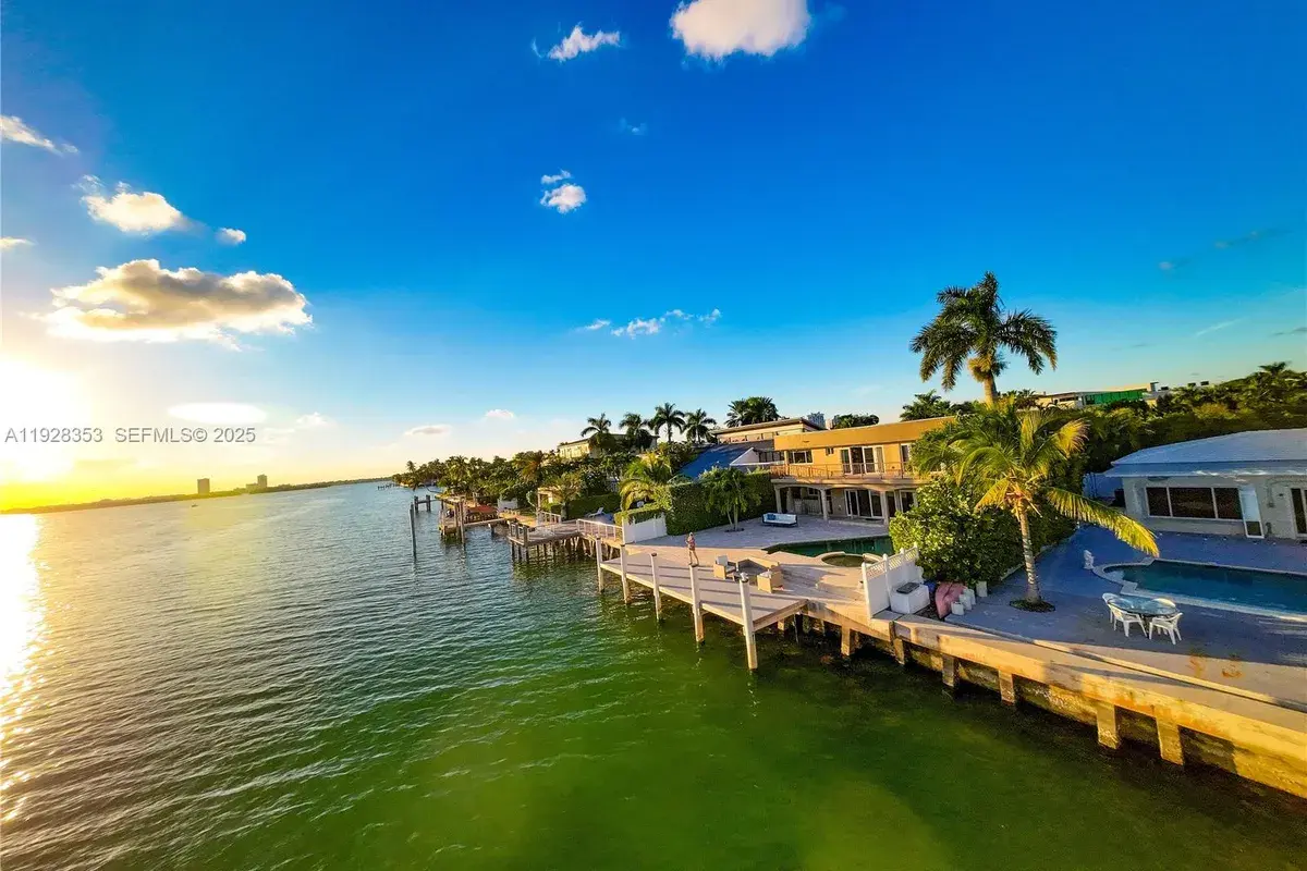 1500 S Treasure Dr, North Bay Village FL 33141