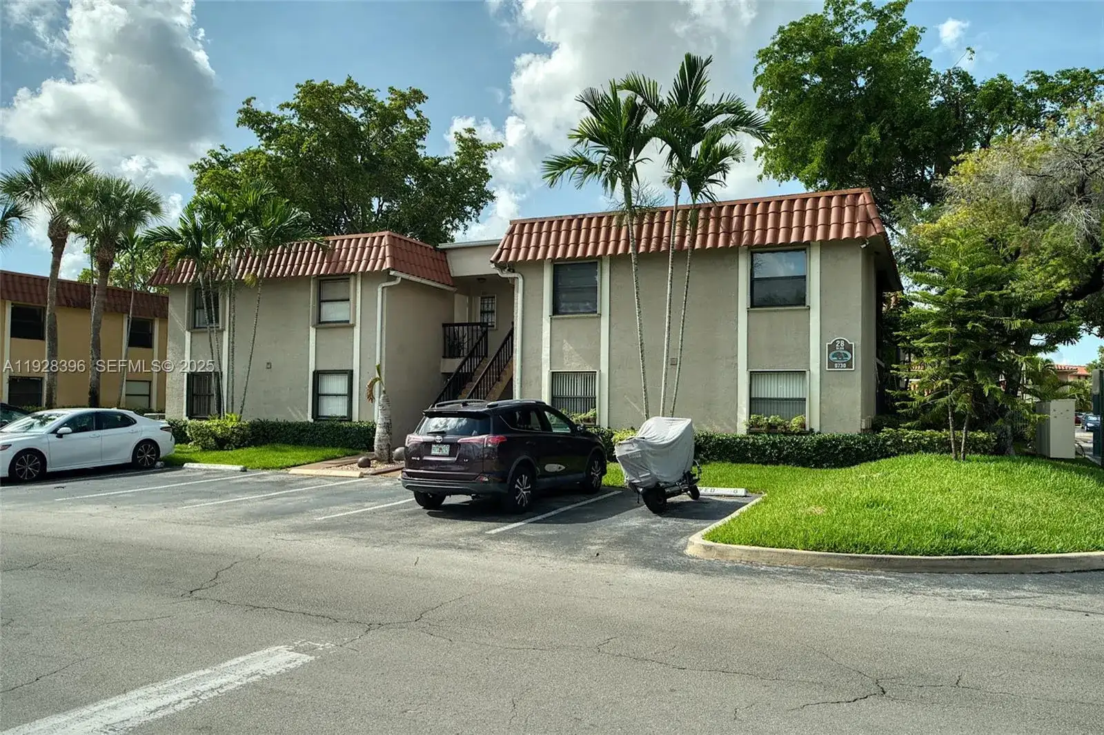 9730 Hammocks Blvd # 28, Miami FL 33196 photo 2