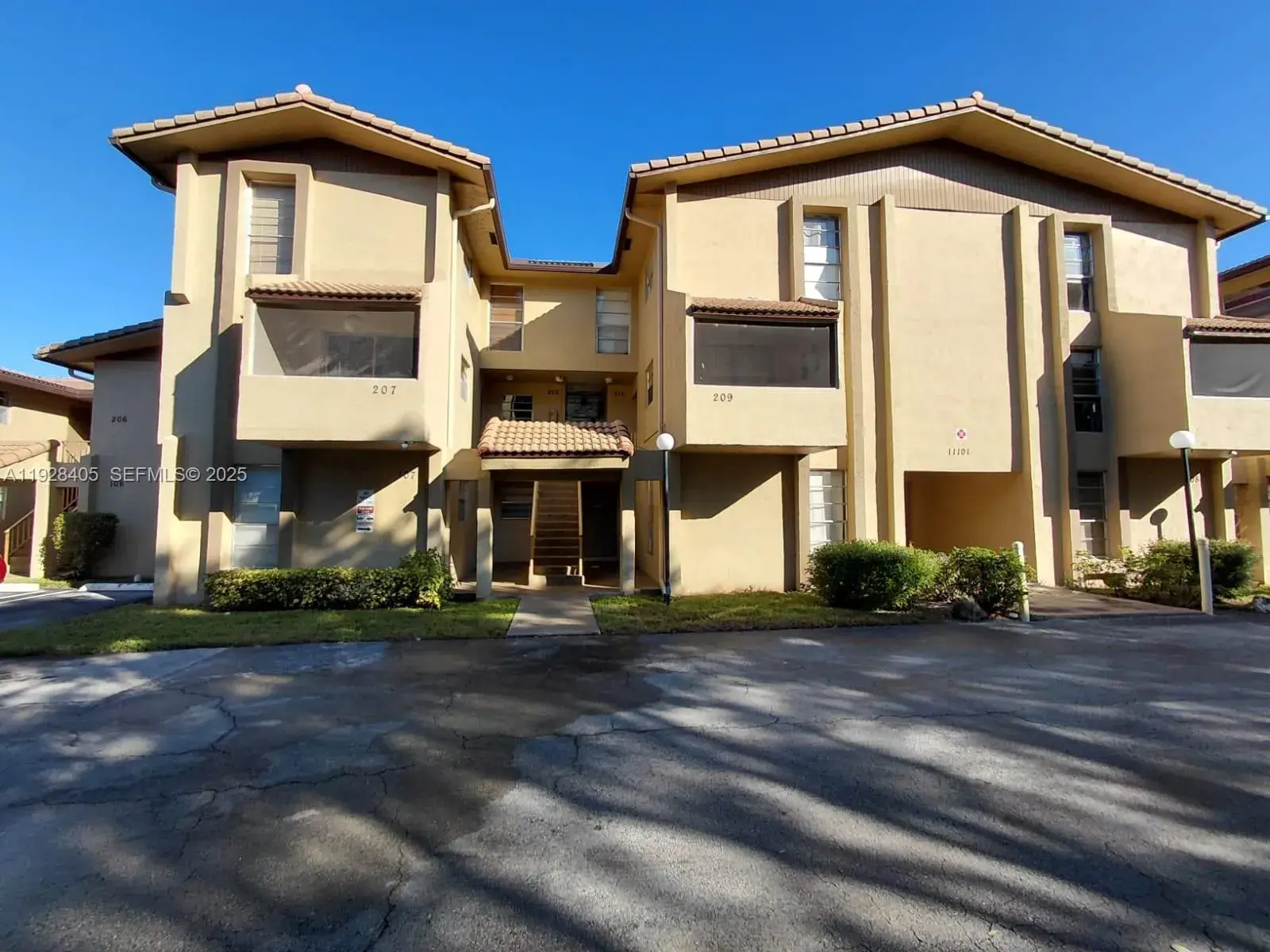 11101 Royal Palm Blvd # 208, Coral Springs FL 33065