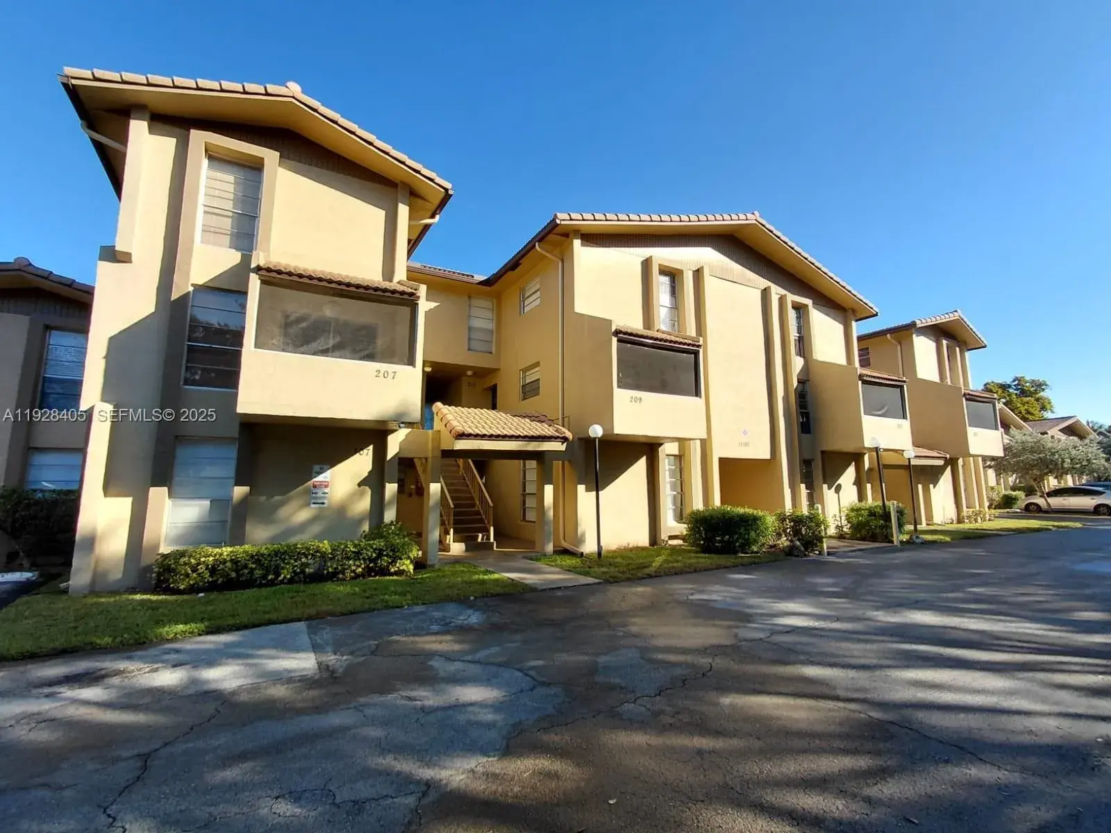 11101 Royal Palm Blvd # 208, Coral Springs FL 33065