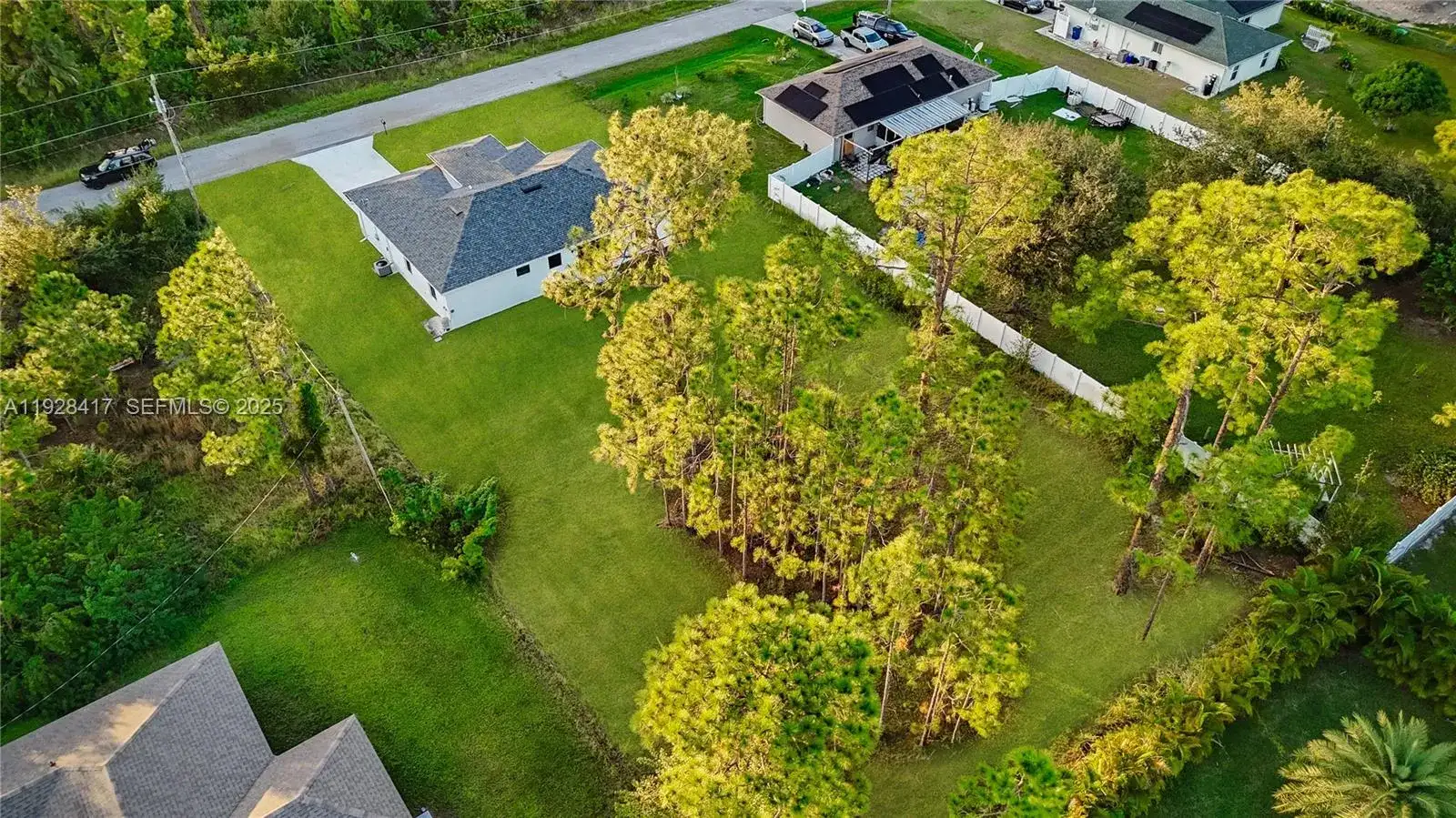 902 Magnolia Ave, Lehigh Acres FL 33972 photo 5