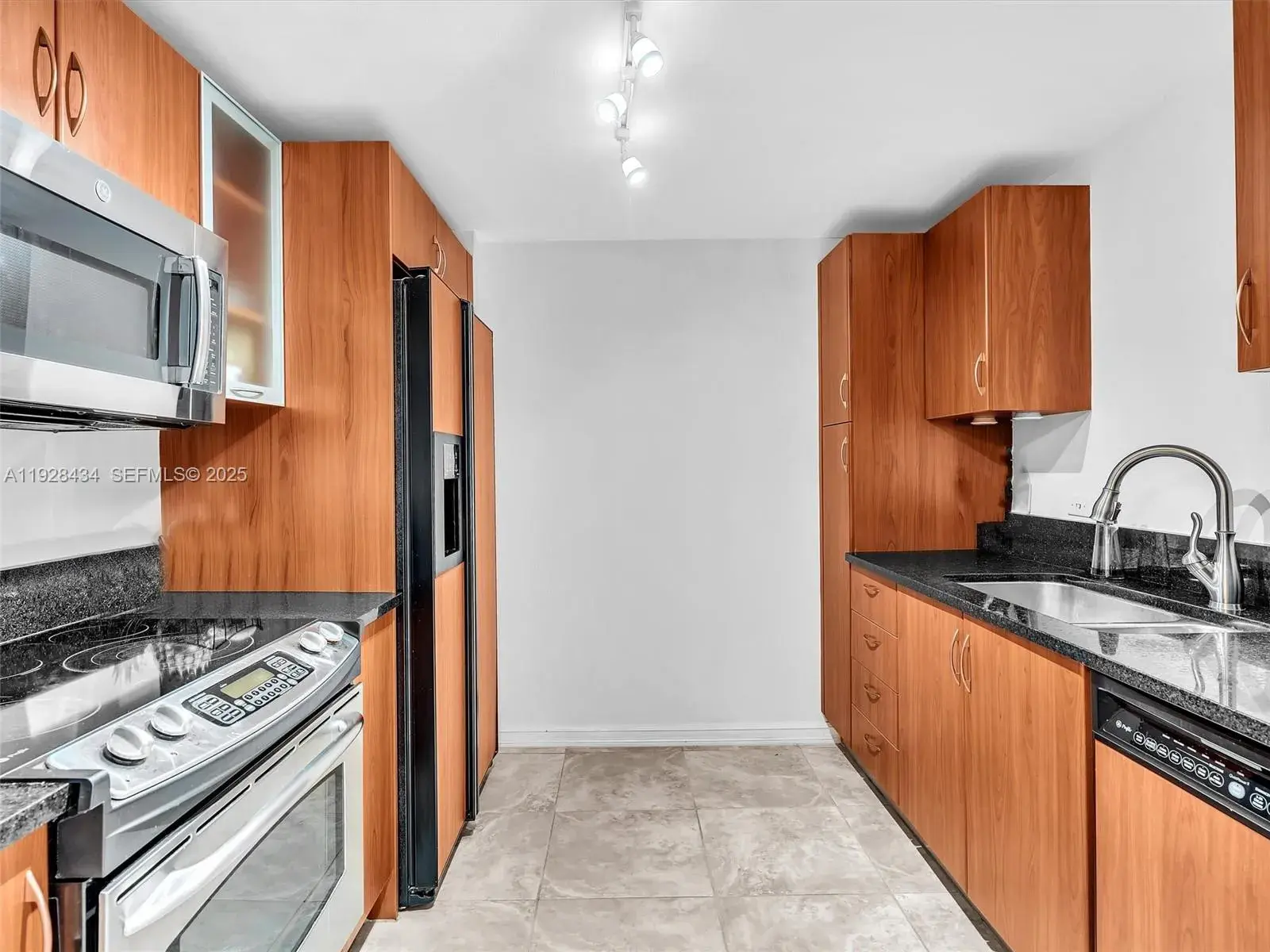 18800 NE 29th Ave # 822, Aventura FL 33180