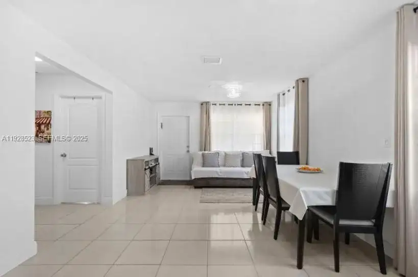 701 NE 6th St, Hallandale Beach FL 33009 photo 2