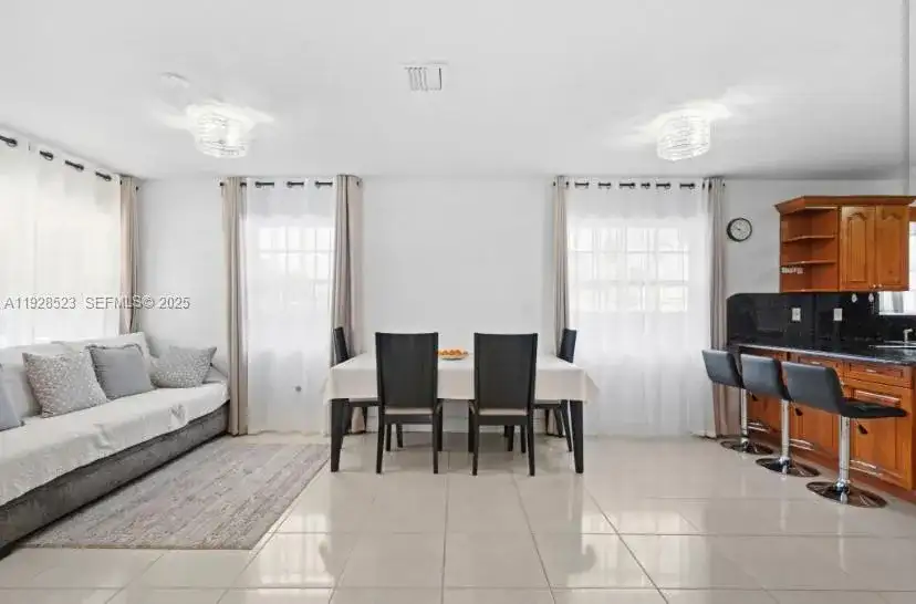 701 NE 6th St, Hallandale Beach FL 33009 photo 3