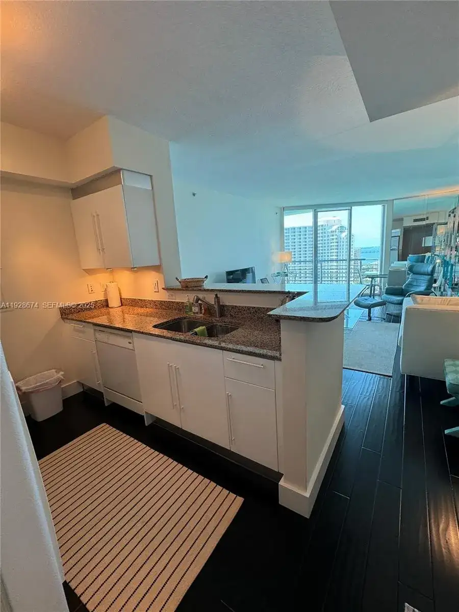 335 S Biscayne Blvd # 2403, Miami FL 33131 photo 4
