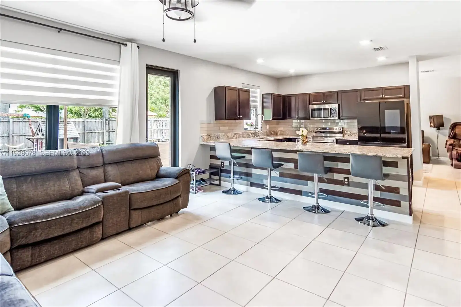 724 SE 37th Ave, Homestead FL 33033 photo 4
