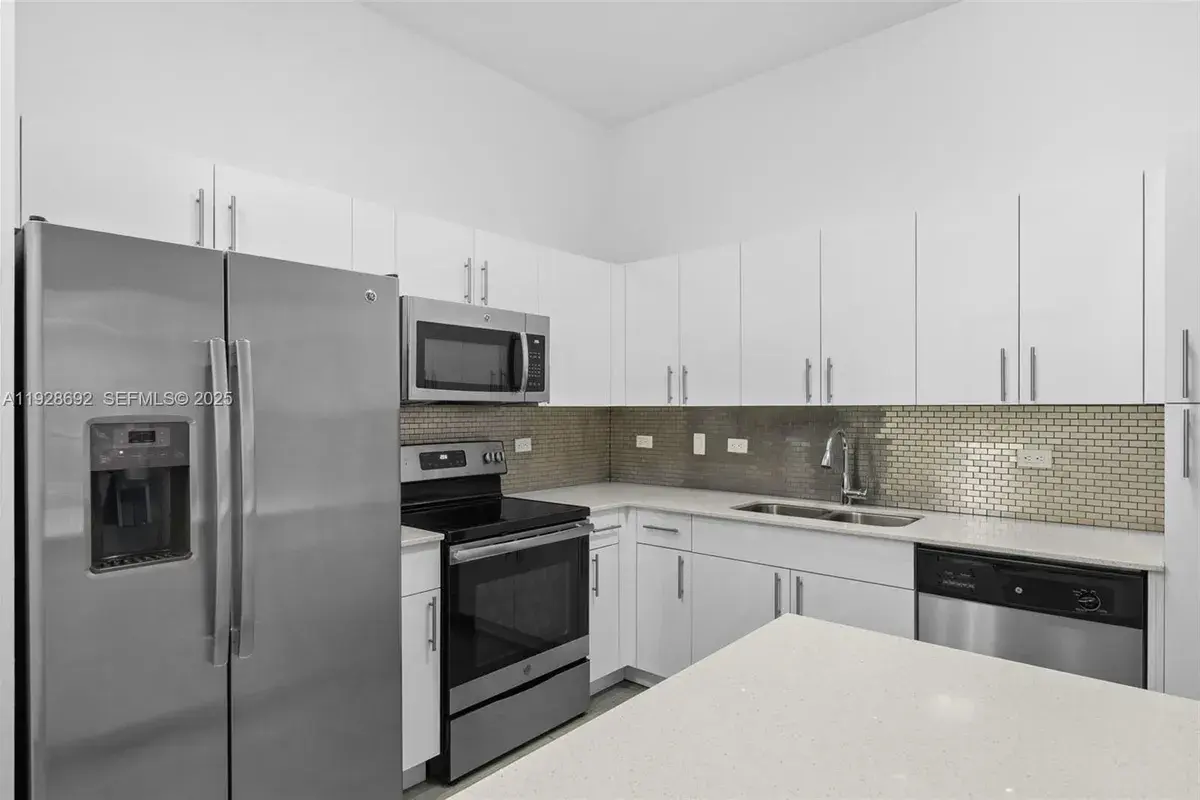 1776 Polk St # 1103, Hollywood FL 33020