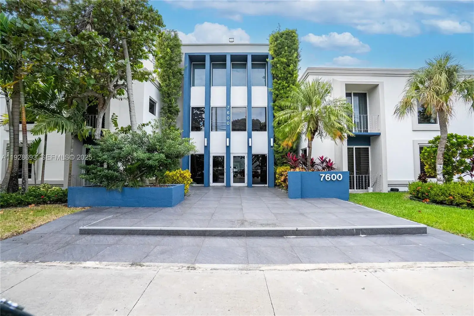 7600 S Red Rd, South Miami FL 33143