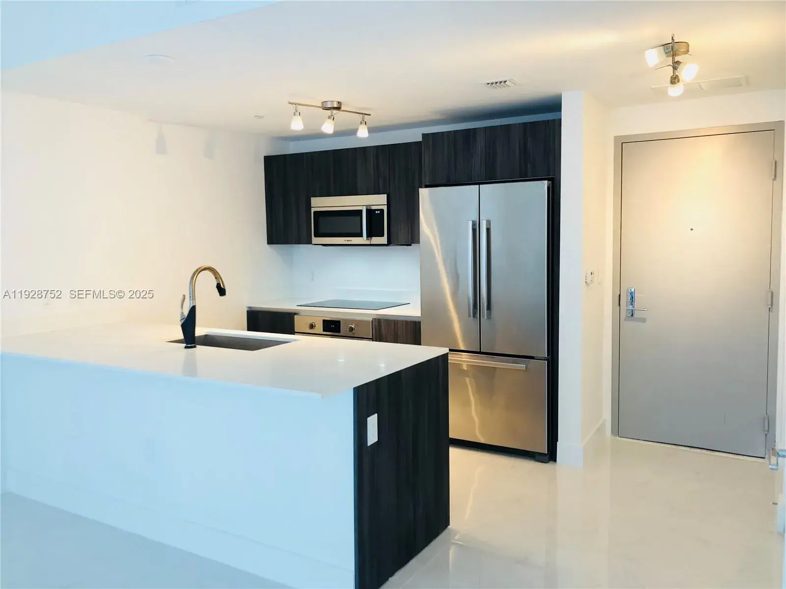 488 NE 18 Street # 907, Miami FL 33132