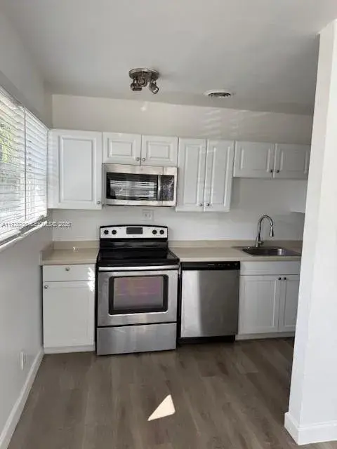1101 SW 30th St # 1, Fort Lauderdale FL 33315