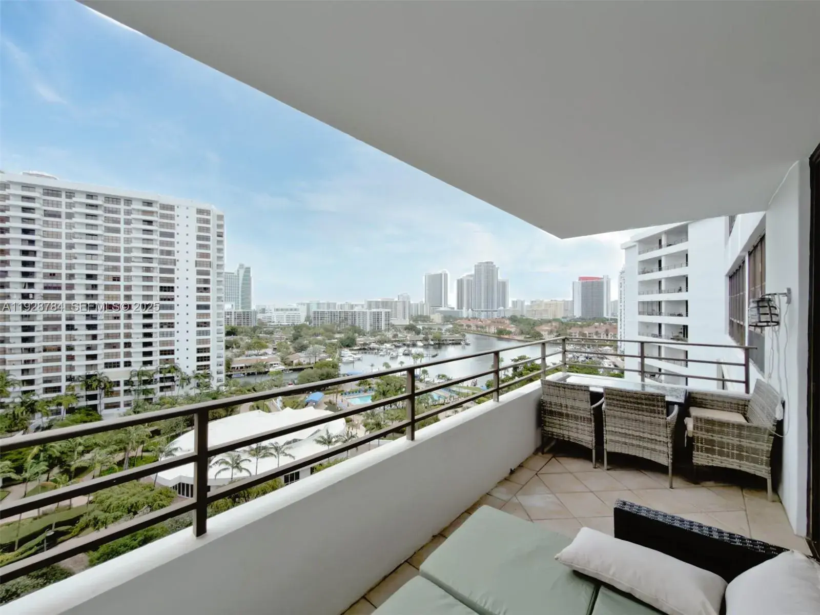 600 Three Islands Blvd # 1112, Hallandale Beach FL 33009
