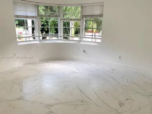 1000 Meridian Ave # 23, Miami Beach FL 33139