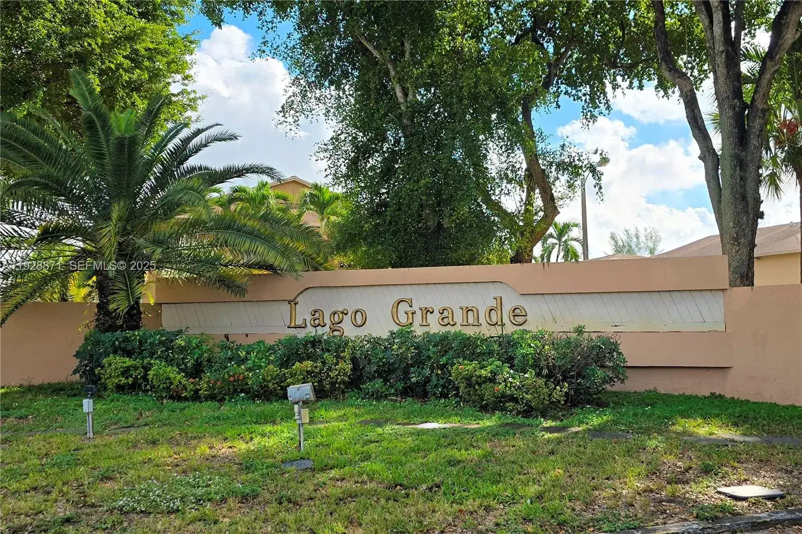 6580 W 27th Ct # 21, Hialeah FL 33016 photo 2