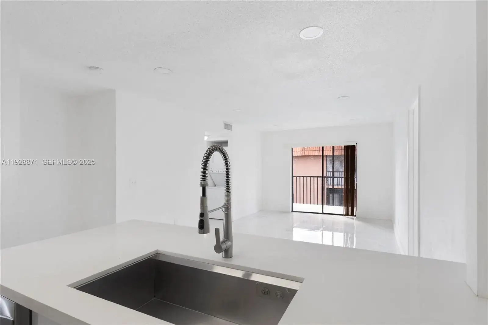 6580 W 27th Ct # 21, Hialeah FL 33016 photo 5