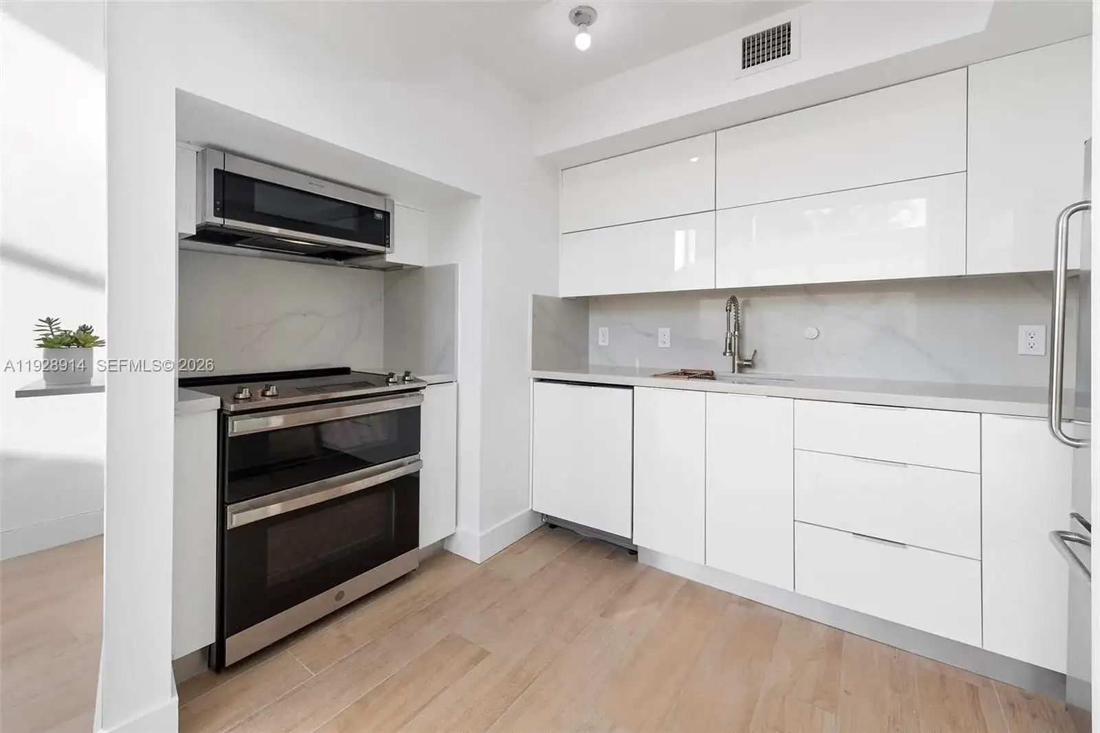 221 Jefferson Ave # 2, Miami Beach FL 33139 photo 3