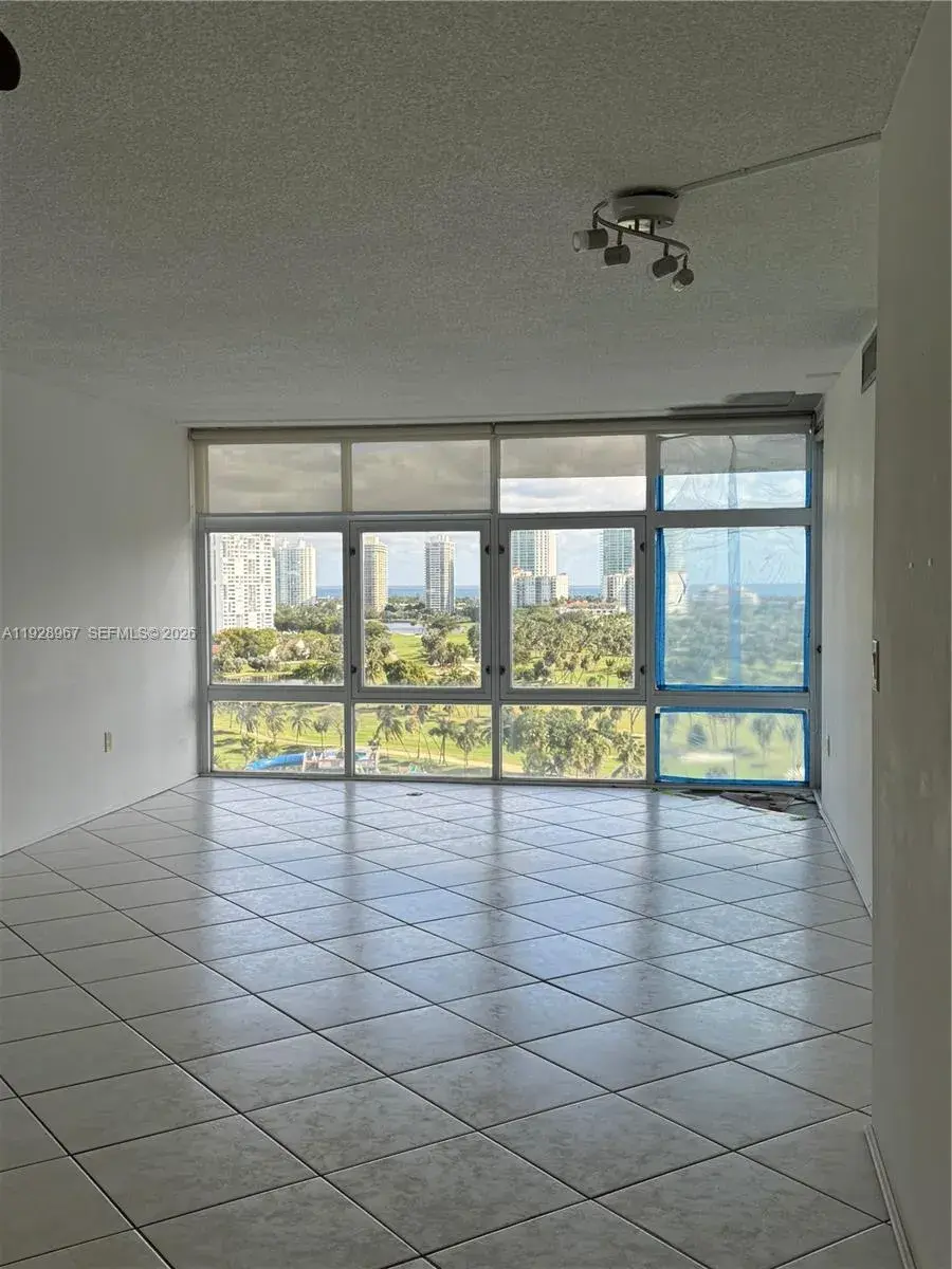20100 W Country Club Dr # 1606, Aventura FL 33180