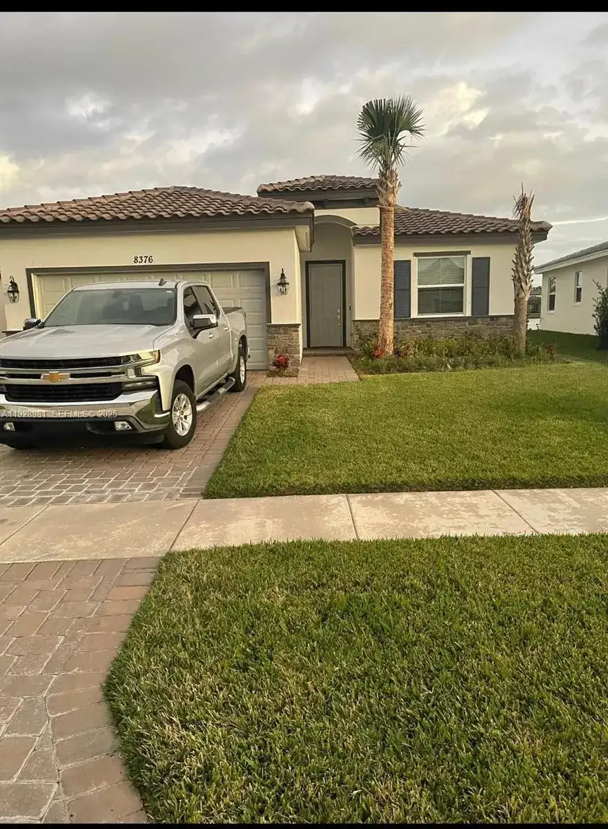 8376 NW Greenbank Cir, Port St. Lucie FL 34987 photo 3