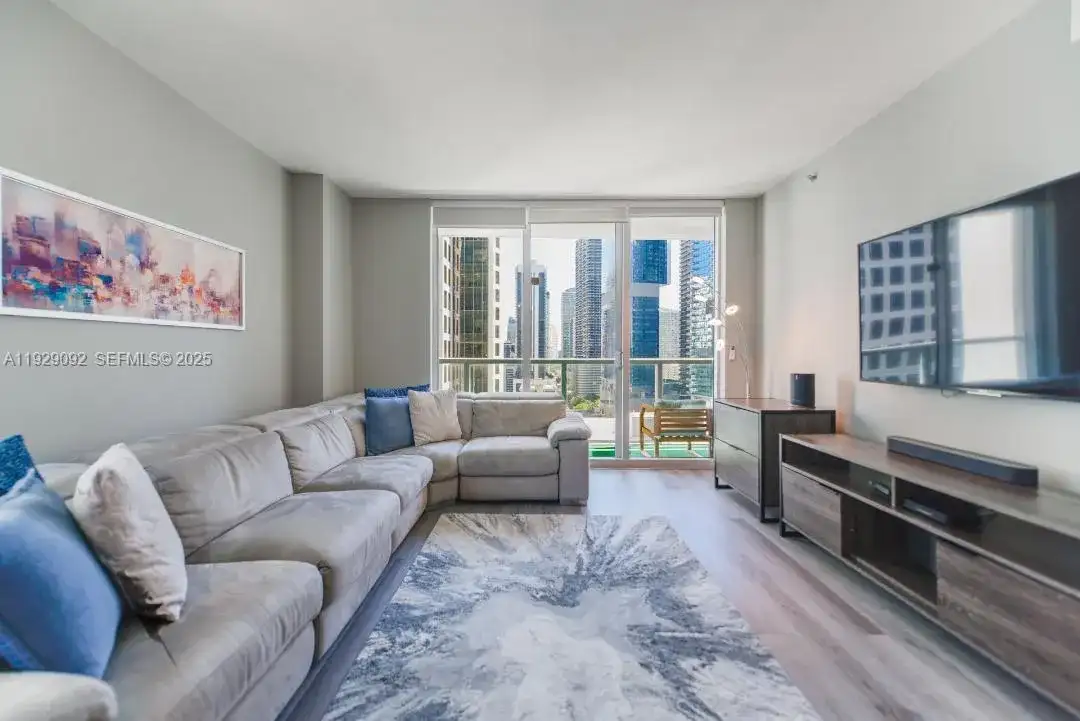 55 SE 6th St # 2110, Miami FL 33131 photo 2