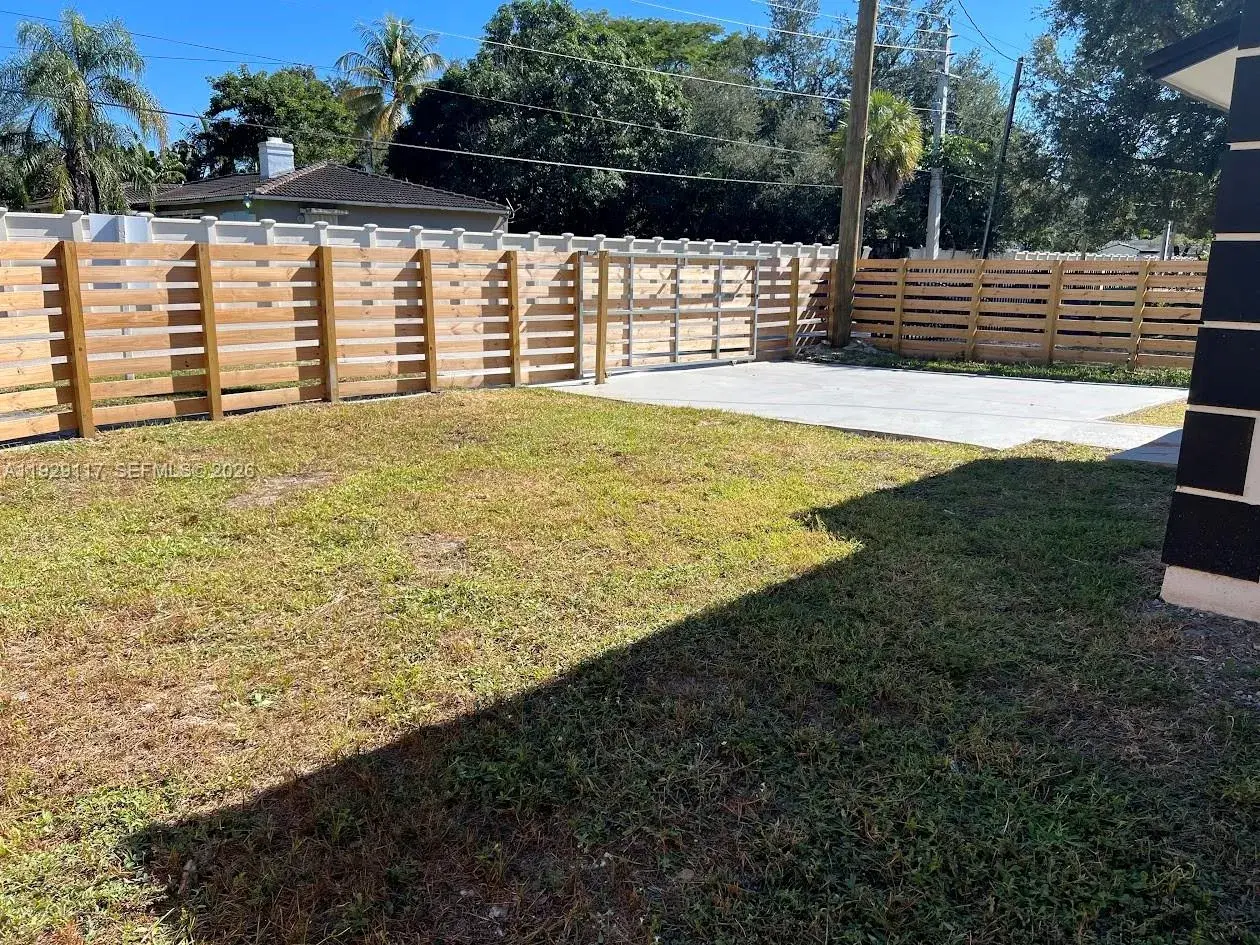 9254 NW 3rd Ave, Miami FL 33150