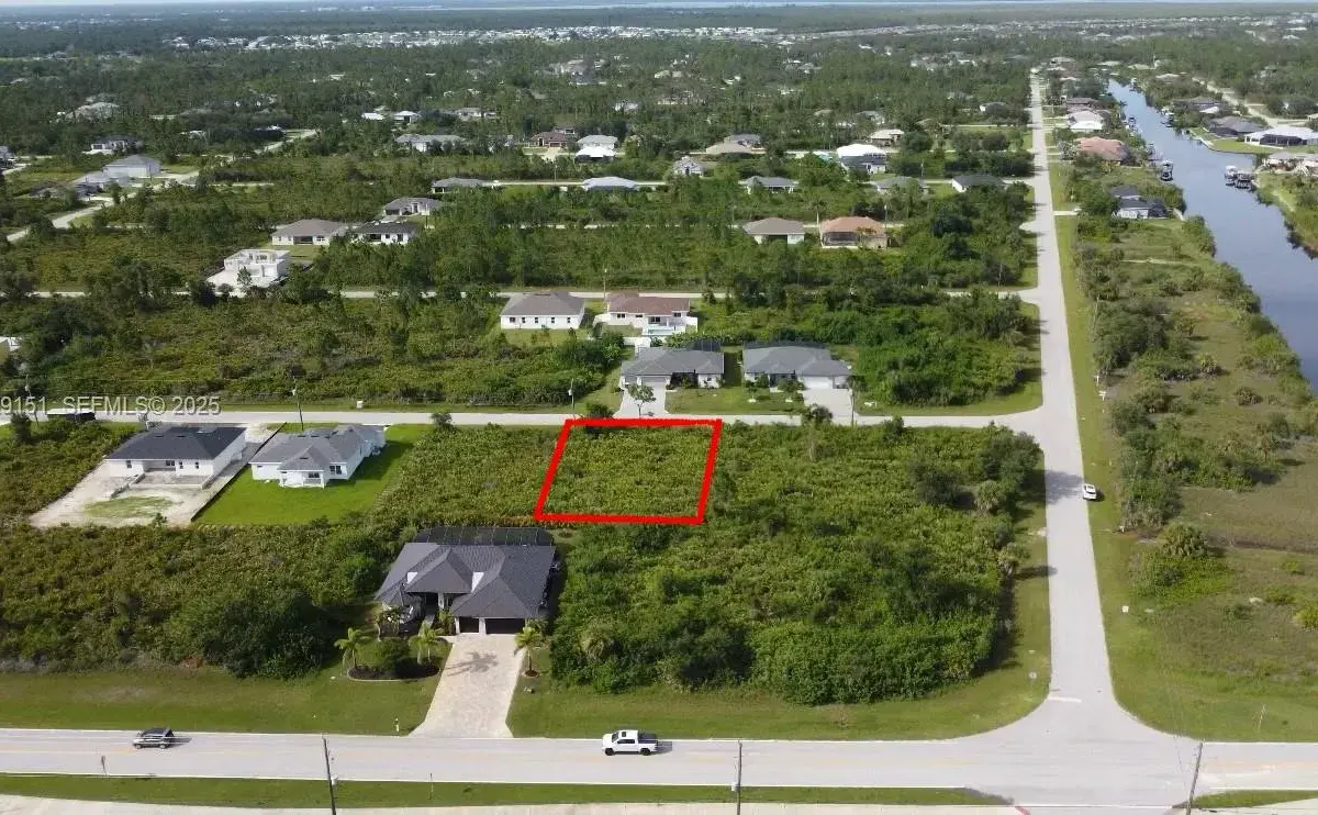 13581 Jeronimo Ln, Port Charlotte FL 33981