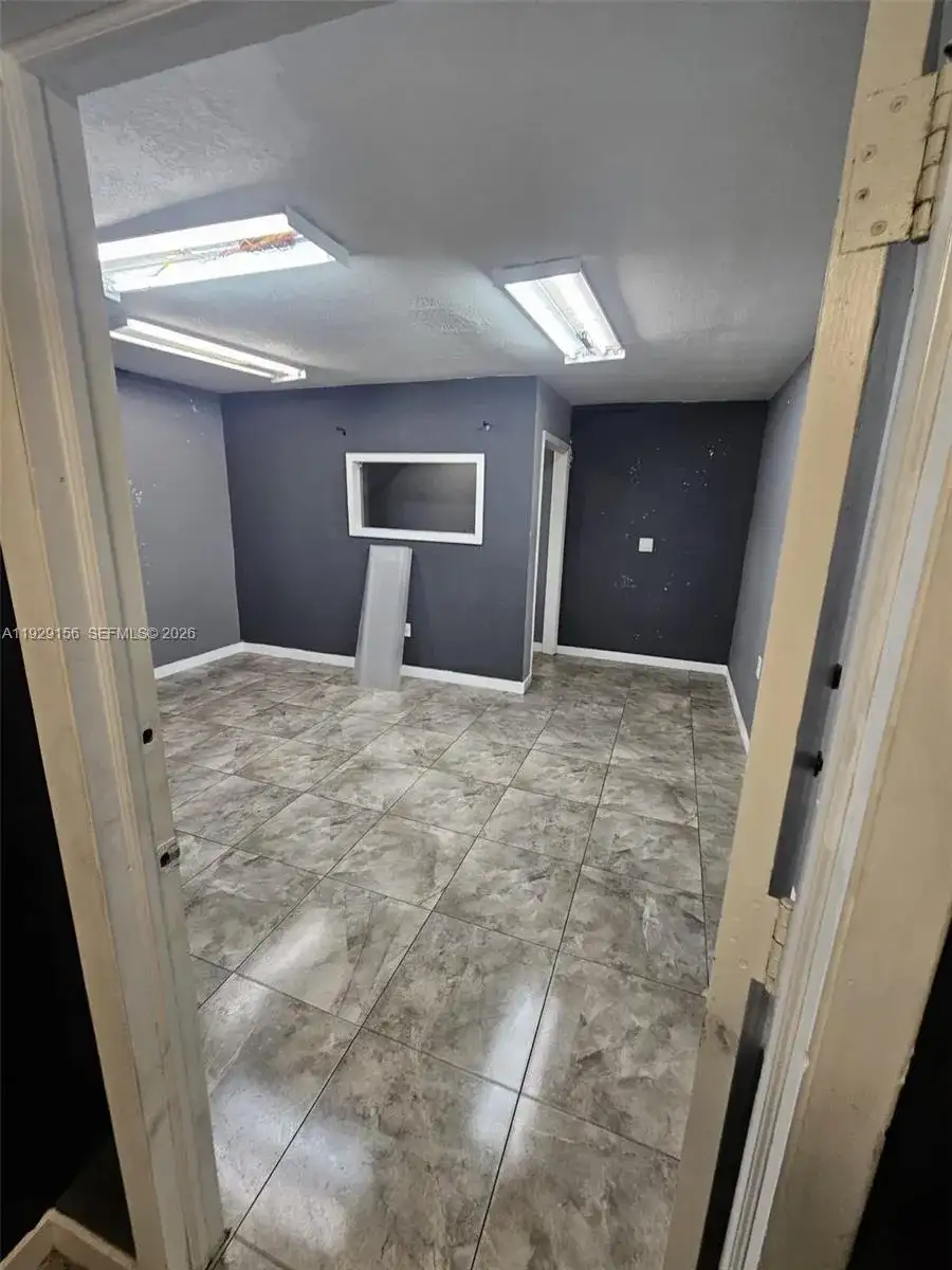 6175 NW 167th St # G18, Hialeah FL 33015 photo 4