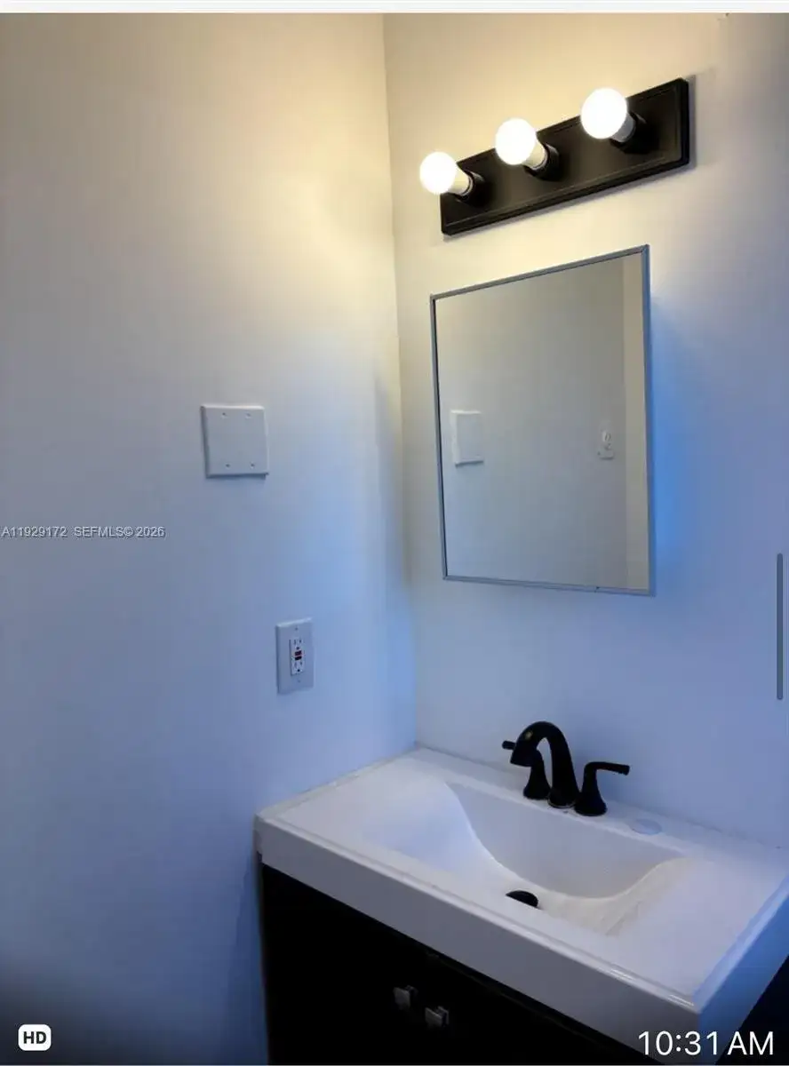 2001 N Dixie Hwy # 4, Pompano Beach FL 33060 photo 4