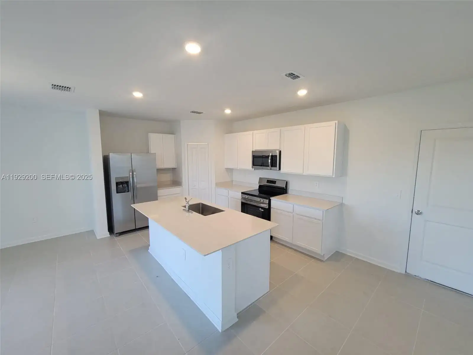 3671 Hardman Dr, Lake Wales FL 33853 photo 3