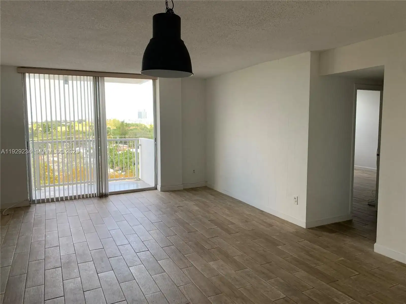 2000 NE 135th St # 710, North Miami FL 33181 photo 2