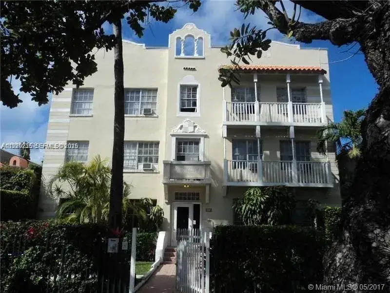 1 bedroom 1 bath Residential for sale at 842 Meridian Ave # 1B, Miami Beach FL 33139