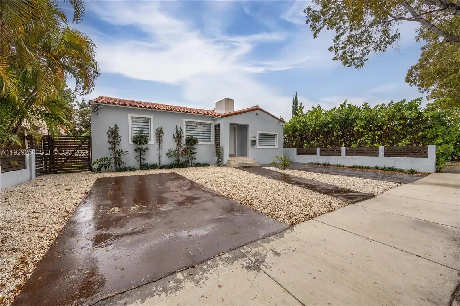 2520 SW 13th St, Miami FL 33145 photo 2