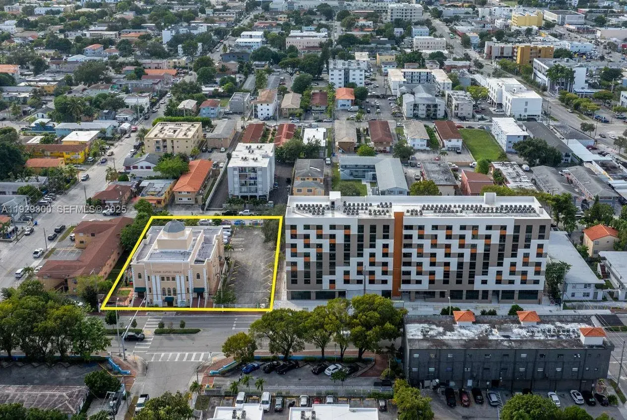 226 SW 17th Ave, Miami FL 33135