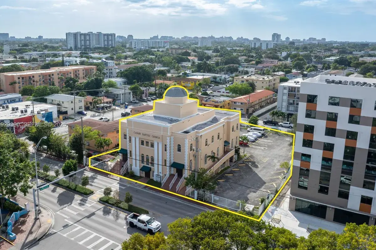 226 SW 17th Ave, Miami FL 33135