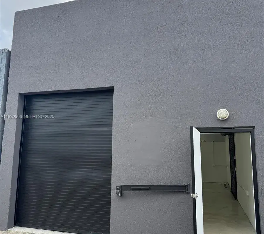 670 NW 23rd St, Miami FL 33127