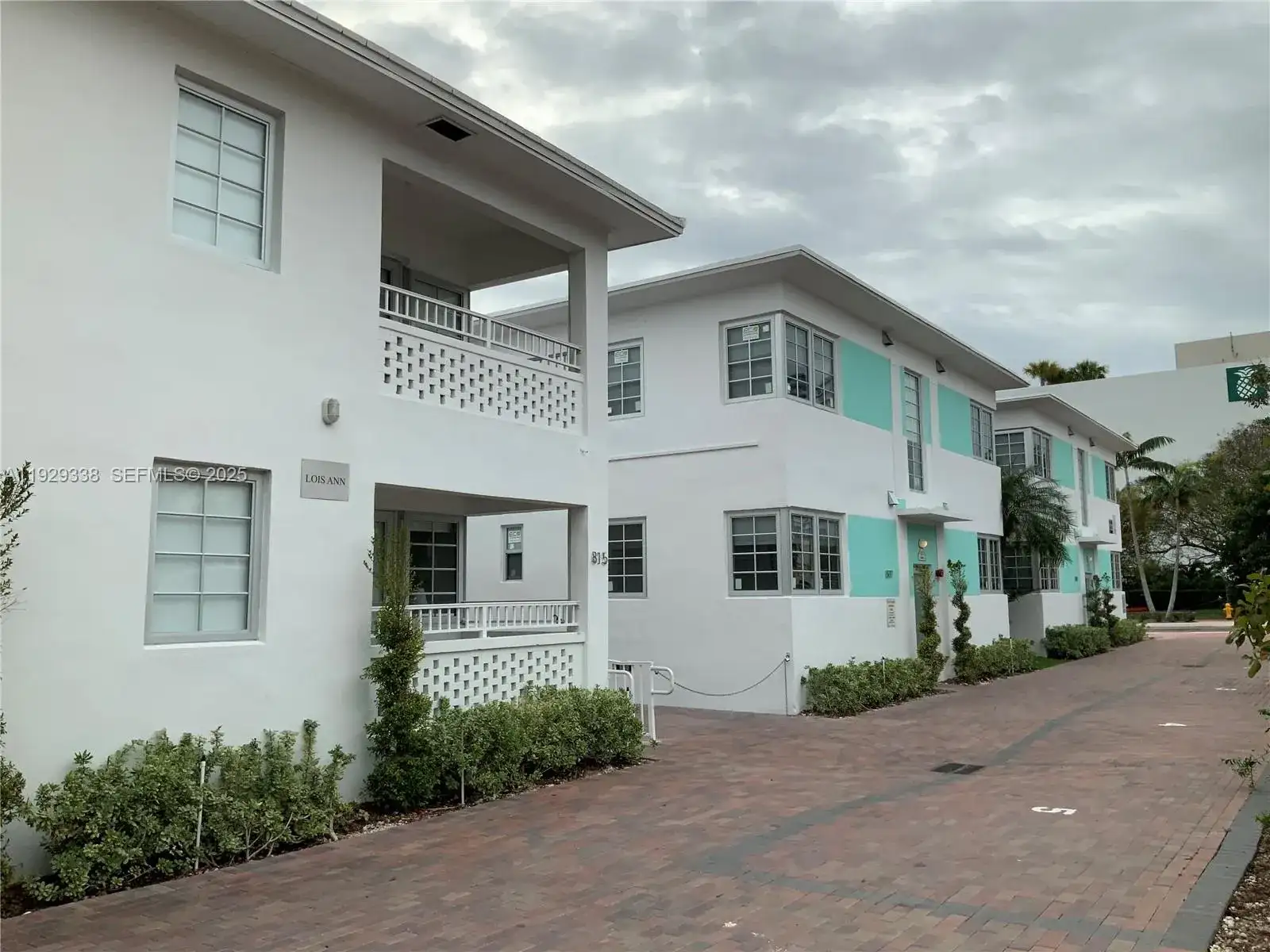 807 Alton Rd, Miami Beach FL 33139 photo 2