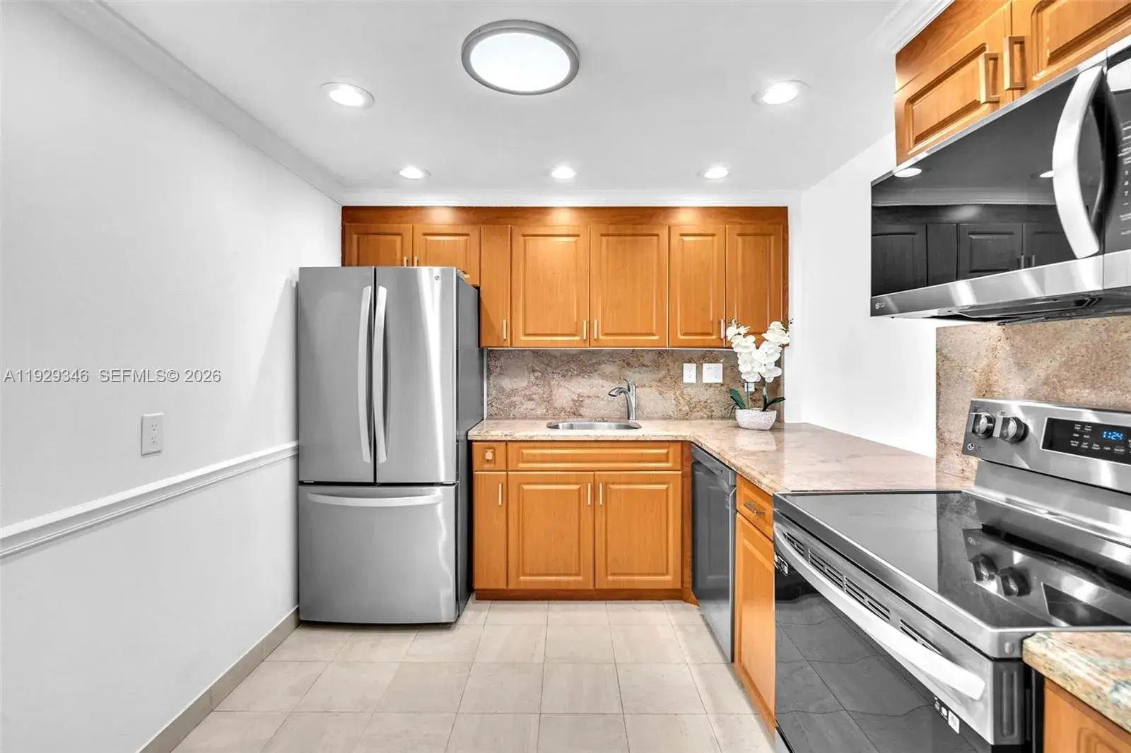 500 Three Islands Blvd # 816, Hallandale Beach FL 33009