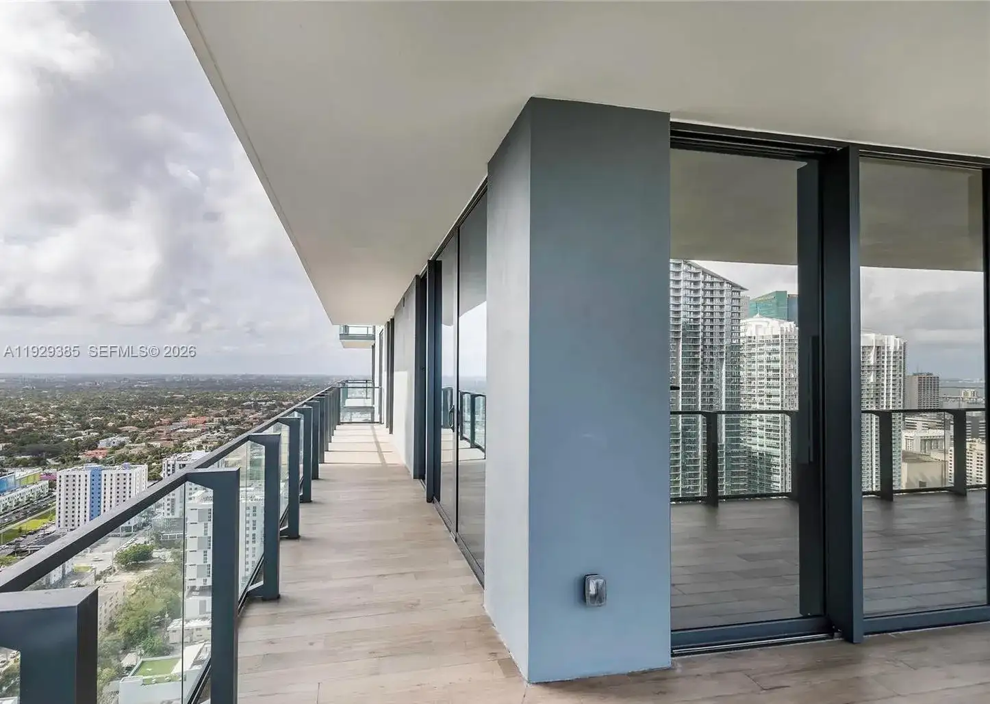 88 SW 7th St # 2501, Miami FL 33130 photo 3