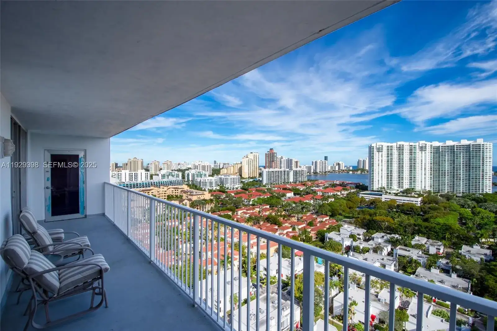 2851 NE 183rd St, Aventura FL 33160 photo 4