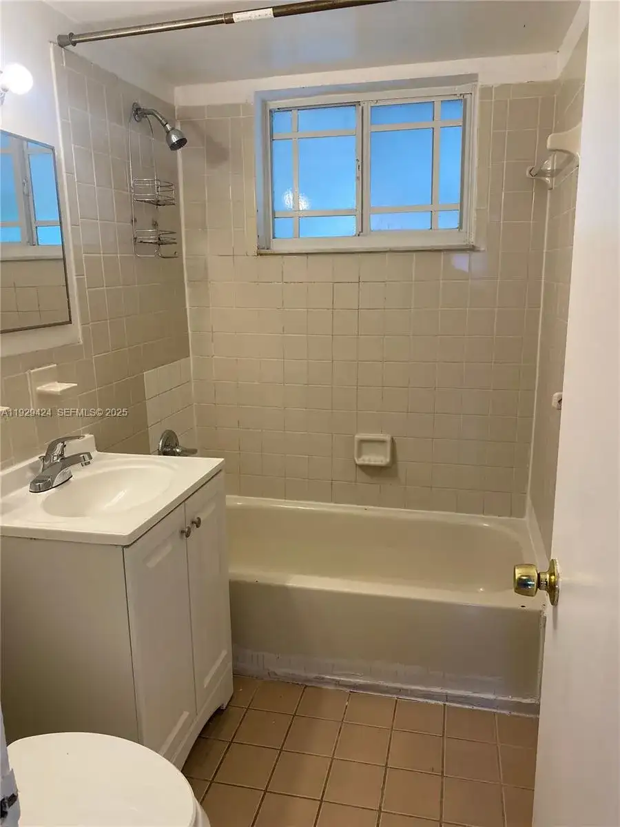 172 NW 29th Ave, Fort Lauderdale FL 33311 photo 3