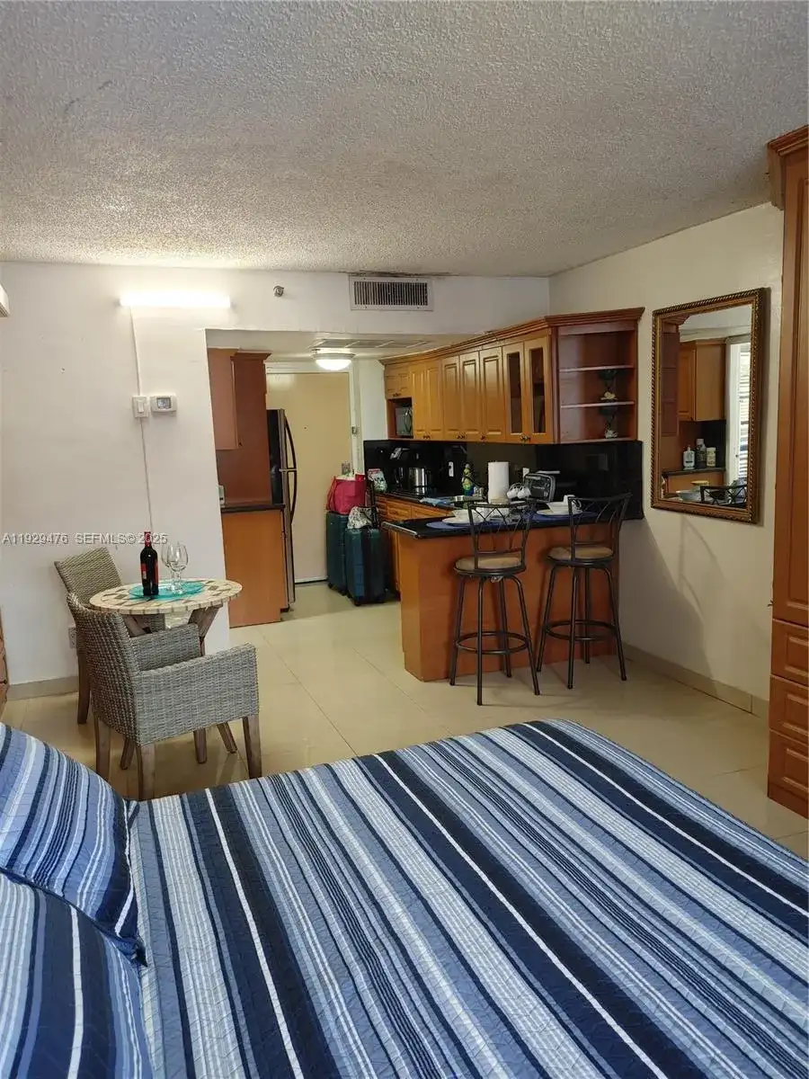 19201 Collins Ave # 103, Sunny Isles Beach FL 33160 photo 2