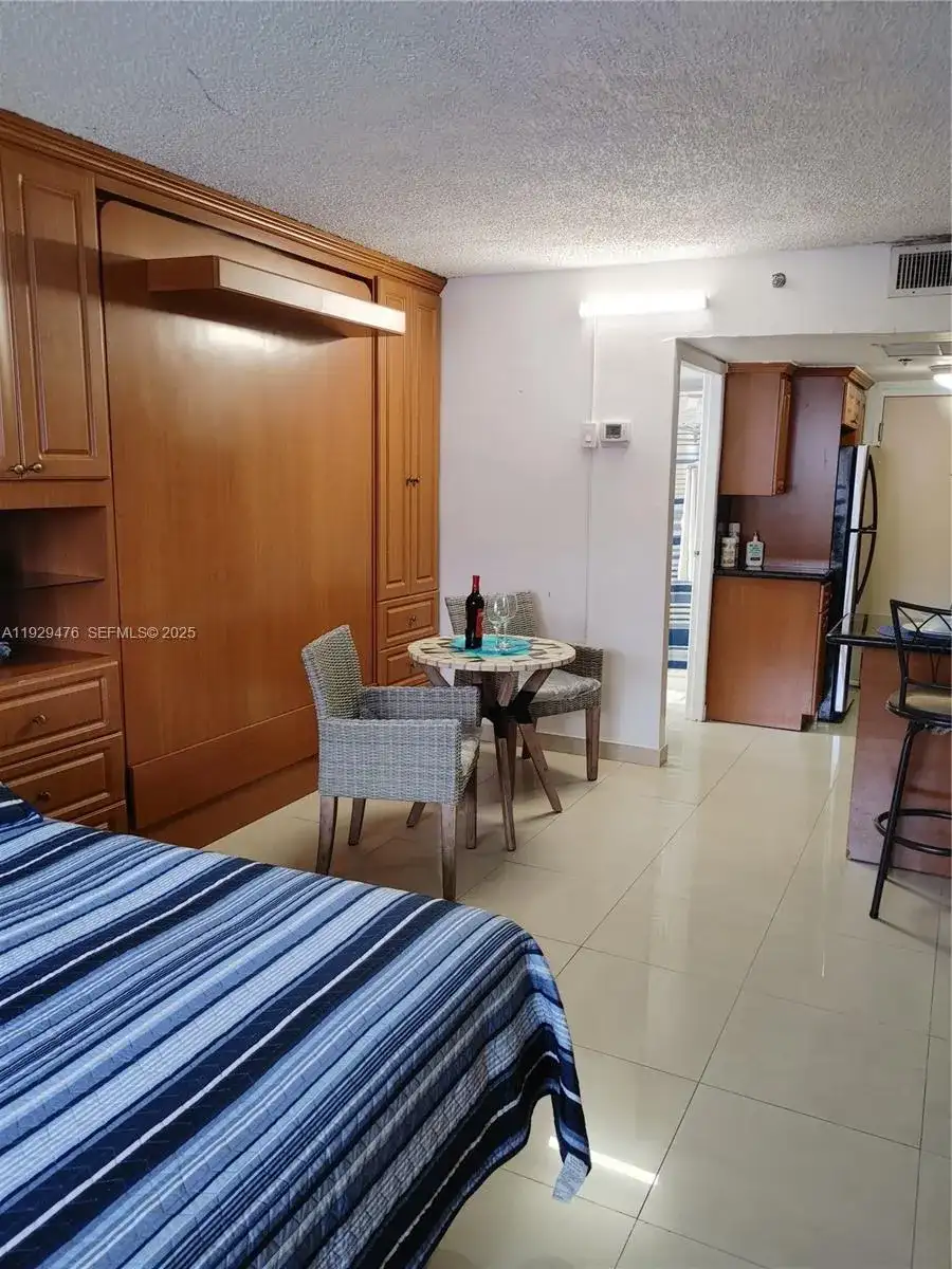 19201 Collins Ave # 103, Sunny Isles Beach FL 33160 photo 3